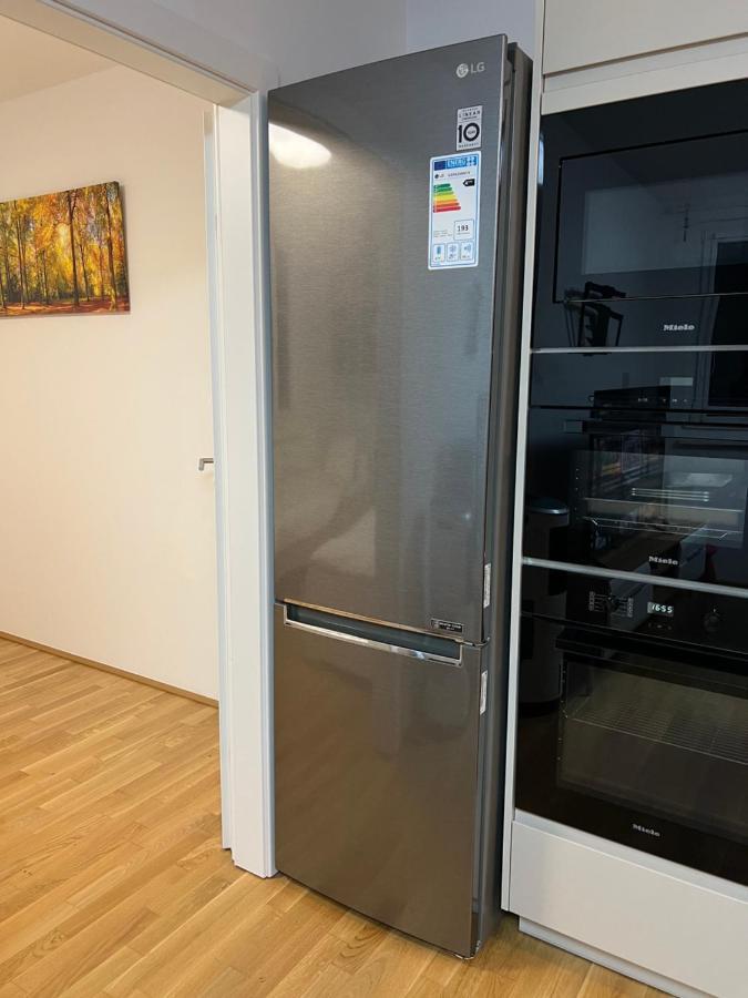 Modern Apartment Bei U Bahn Simmering Vienne Extérieur photo